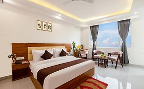 Hotel De Clark Luxury Airport Hotel Near Delhi Igi Airport T3 With Free Wifi & 24X7 Check-In